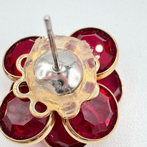 Vintage Red Austrian Crystal Cluster Flower Stud Earrings Sparkling Gold Tone - Picture 8 of 10